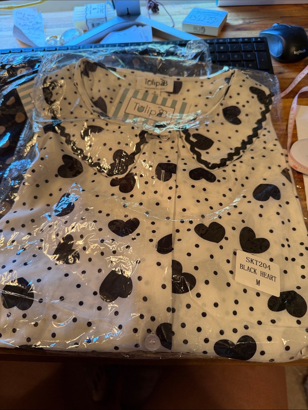 Tulip B White Fluttered Sleeve Top With Black Polka Dot & Hearts. Sz M - Picture 3 of 3